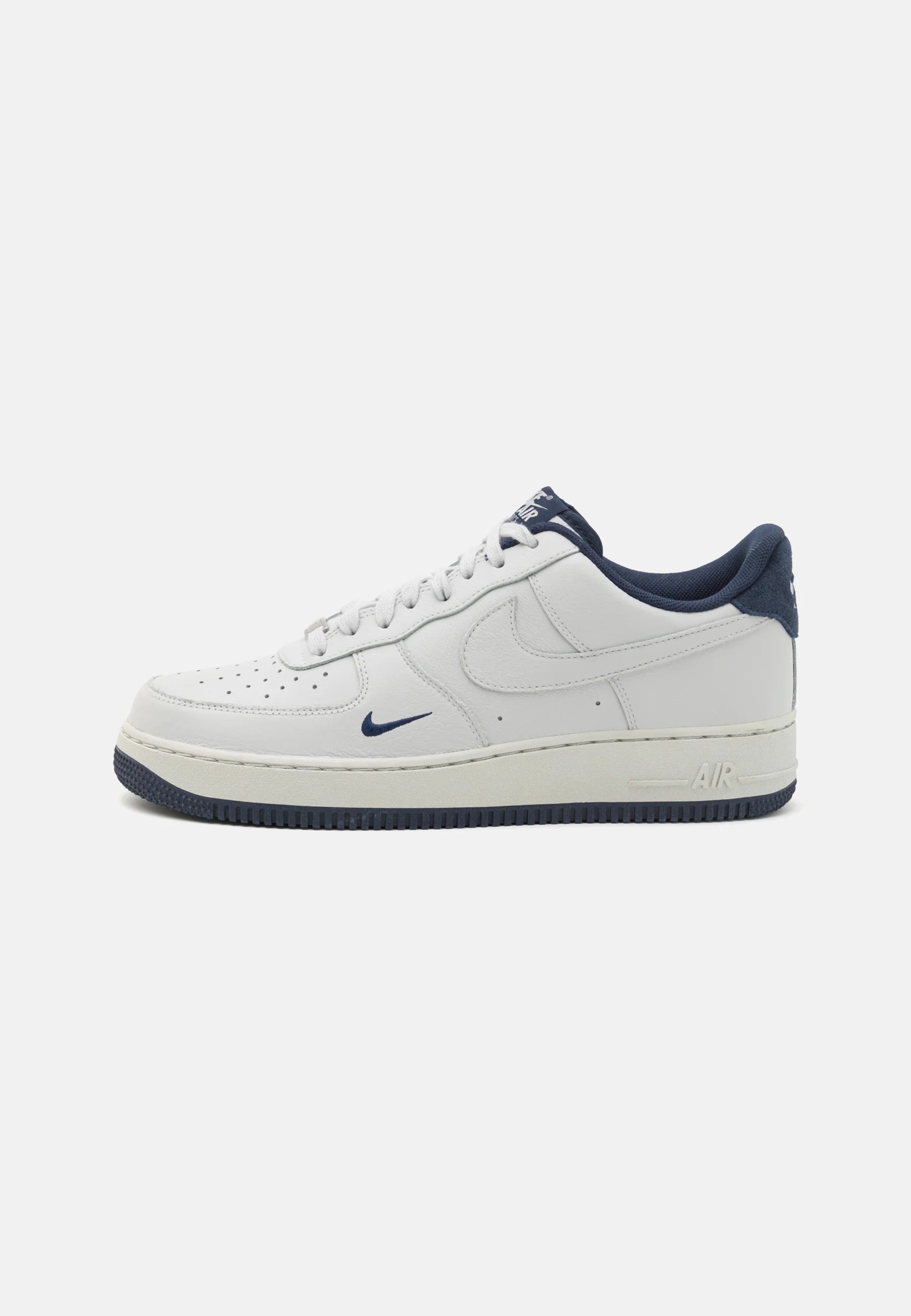 AIR FORCE 1 '07 LV8